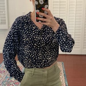 FREE PEOPLE navy blue abstract print cropped blouse